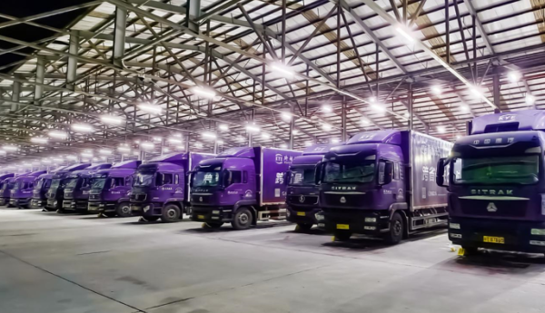 不止极速，更有温度，跨越速运货运服务公司以三维实力领跑